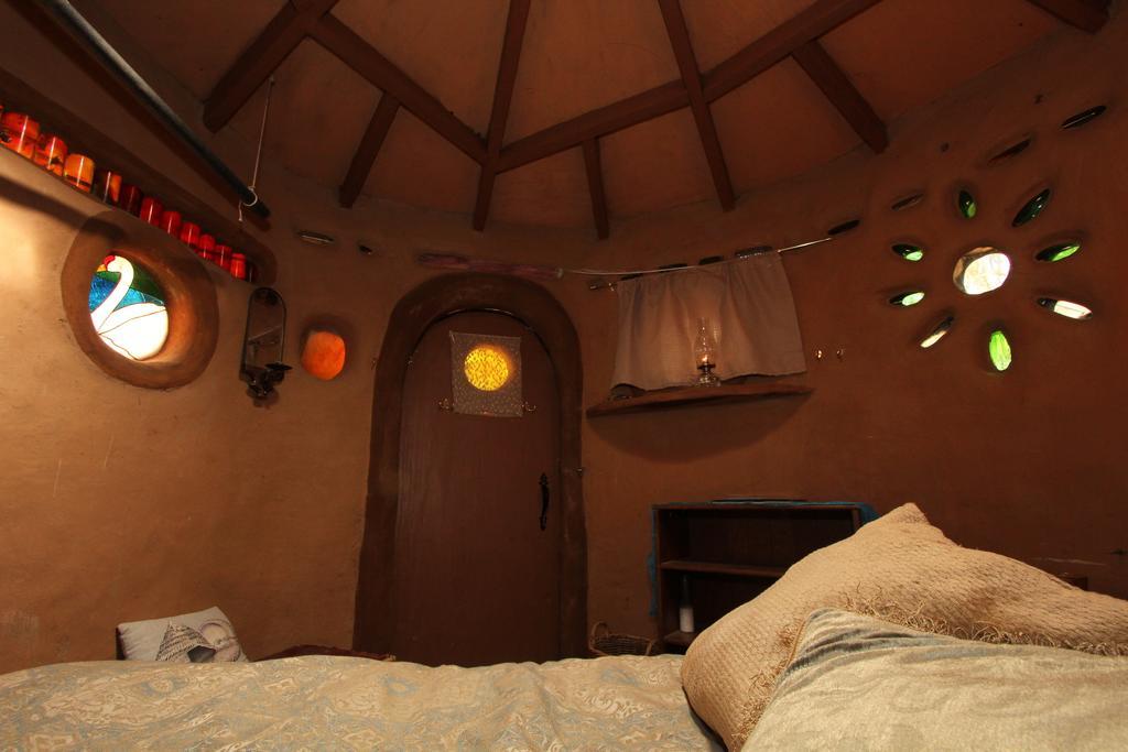 Hotel Hobbit Hut Geyserville Exterior foto